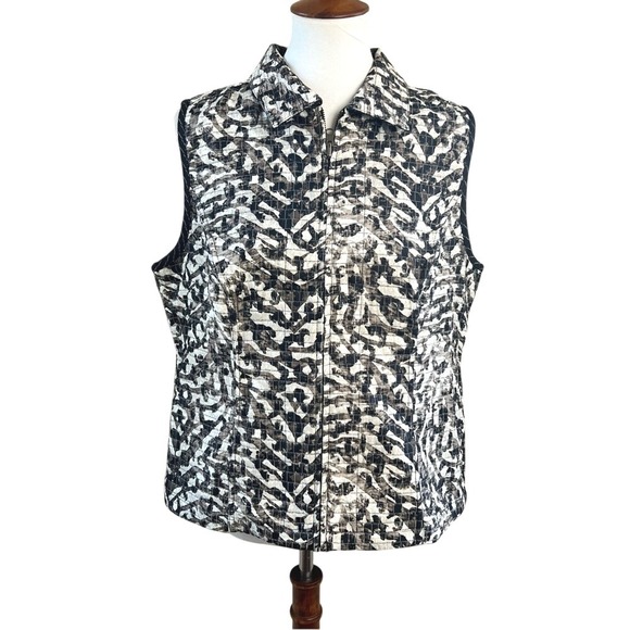 CJ Banks Camo Quilted Reversible Women's Vest Size 1X Outdoor Cabincore - Picture 1 of 13